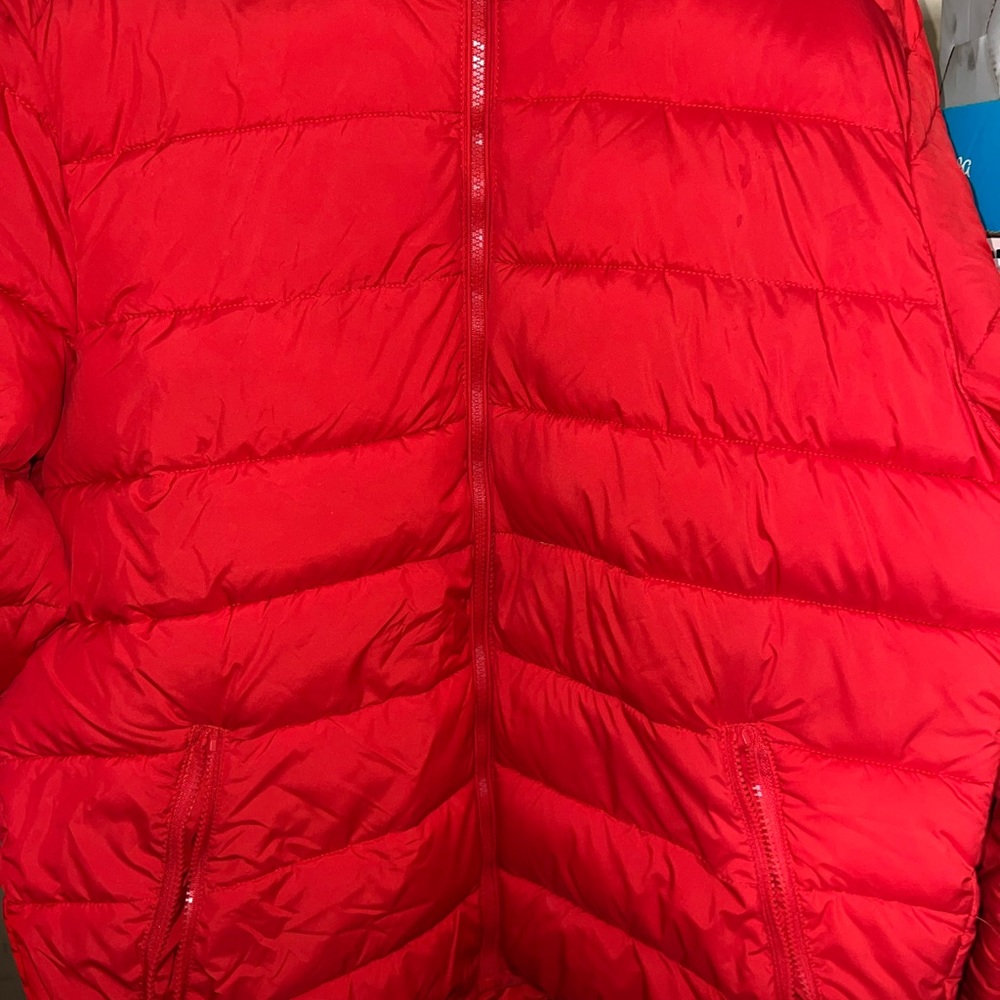 It's a brand new forever 21 jacket and its an XL and its a bubble for the fall